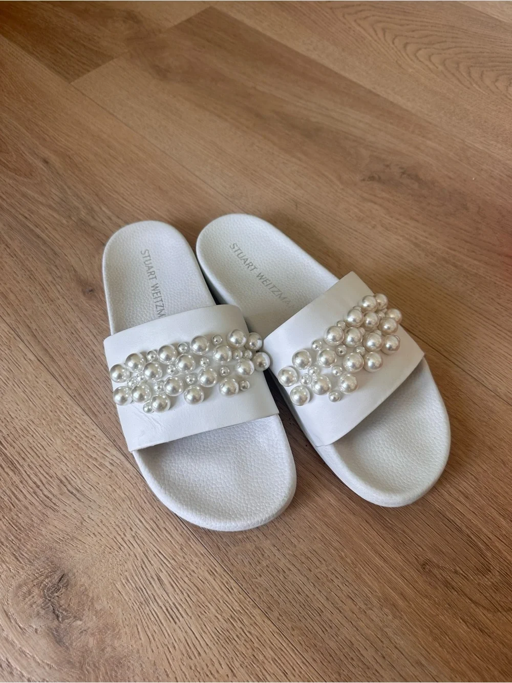 Stewart Weitzman Goldie pearl slide sz 11